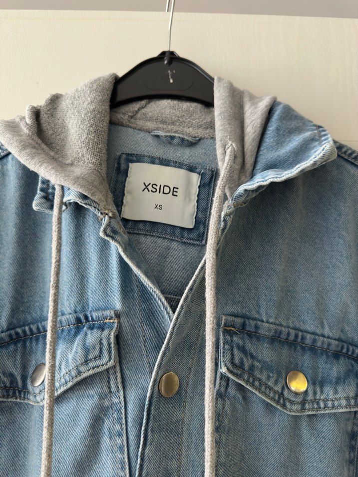 Düğmeli Mavi  Denim Ceket Kapüşonlu - Görsel 2