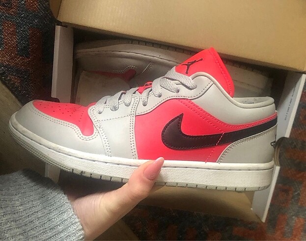 39 Beden gri Renk JORDAN 1 SIREN RED