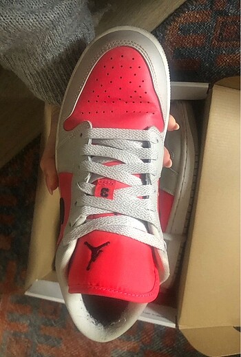 39 Beden JORDAN 1 SIREN RED
