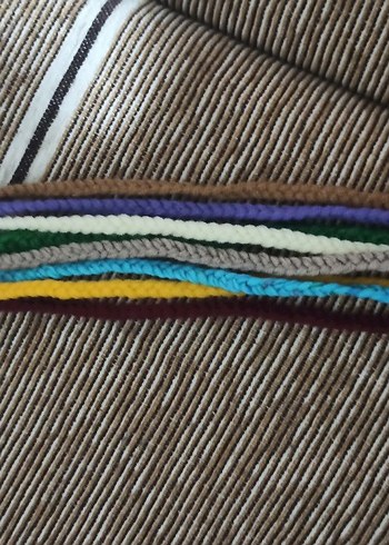 Renkli Püsküllü Örgü Saç Aksesuarı - Görsel 2