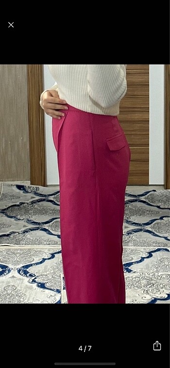 l Beden pembe Renk ZARA MODEL PAÇA TÜYLÜ PANTOLON