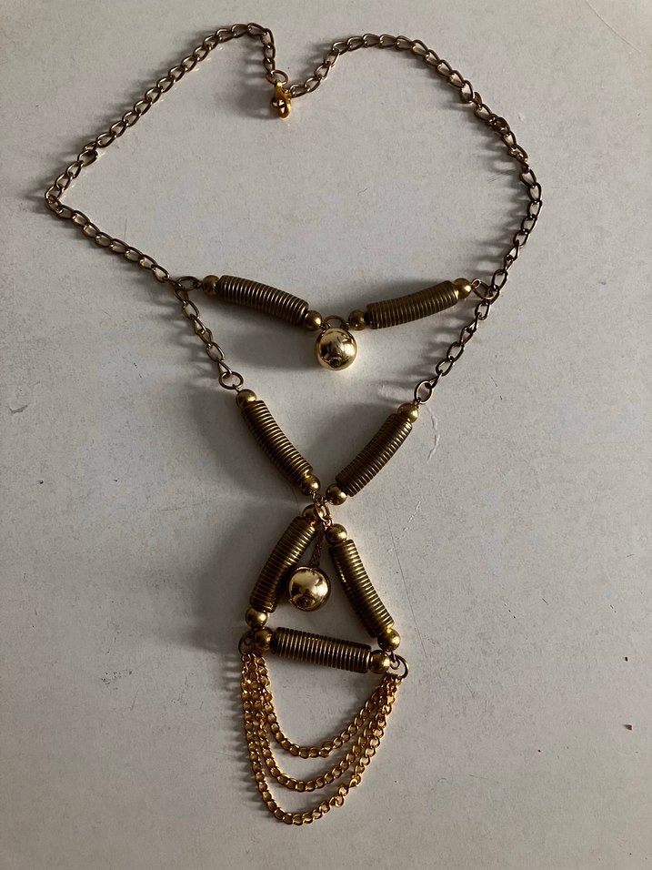 Zincir Detaylı Altın Rengi Kadın Vücut Zinciri - Görsel 2