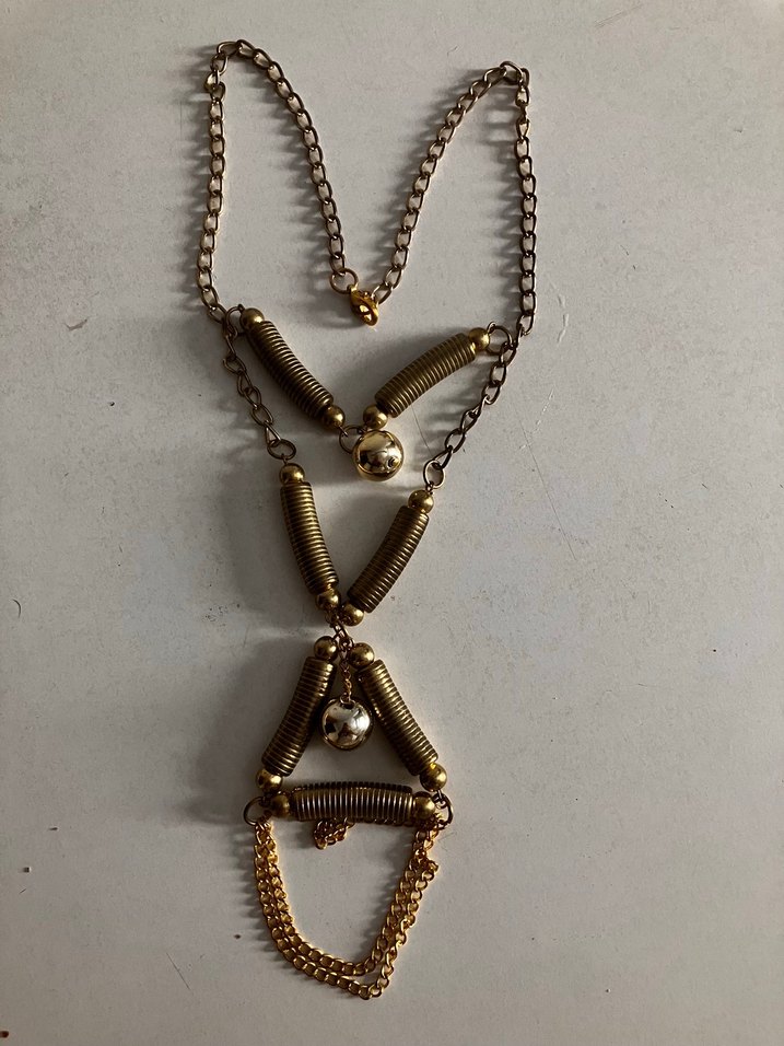 Zincir Detaylı Altın Rengi Kadın Vücut Zinciri - Görsel 3