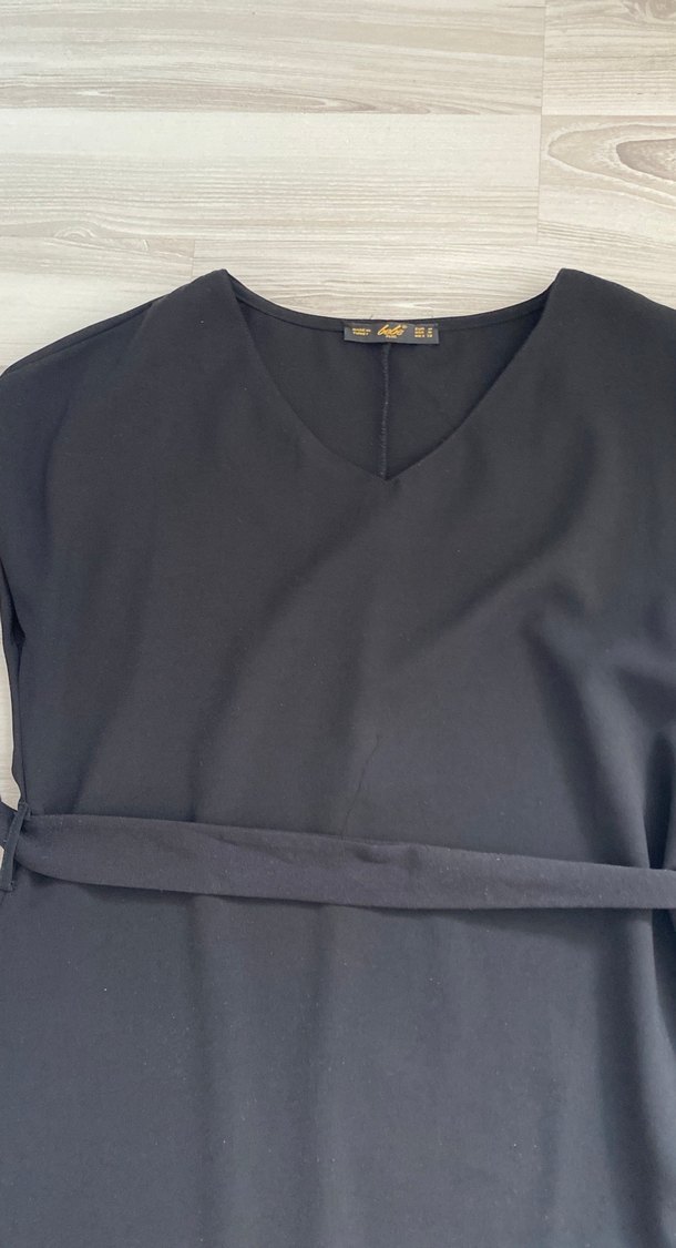 Siyah Midi Hamile Elbisesi, Kemerli, V Yaka - Görsel 3