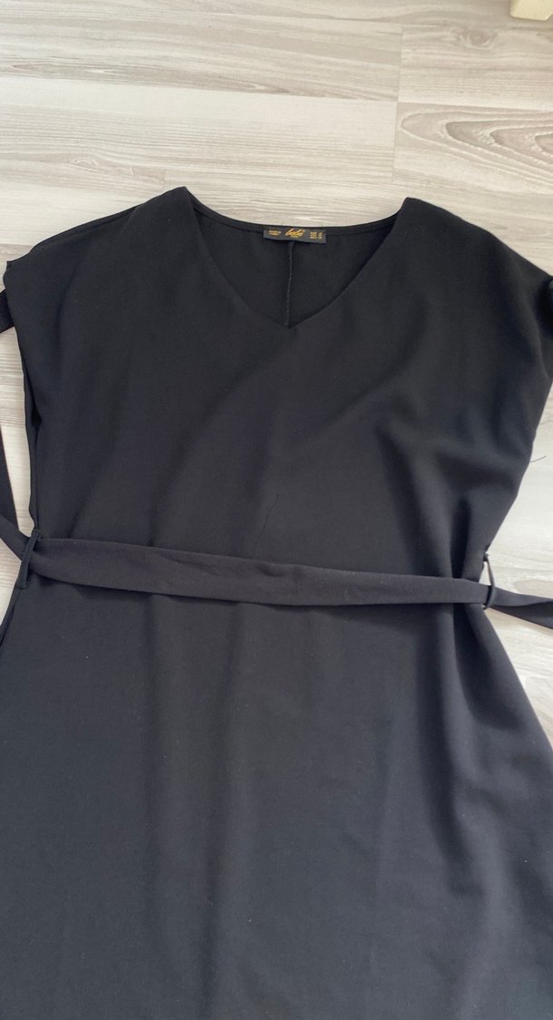 Siyah Midi Hamile Elbisesi, Kemerli, V Yaka - Görsel 2