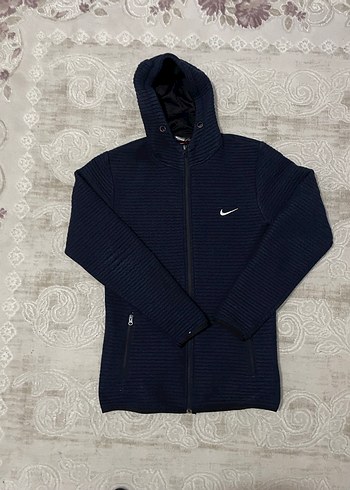 Nike l