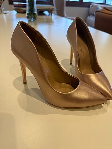 Bronz stiletto