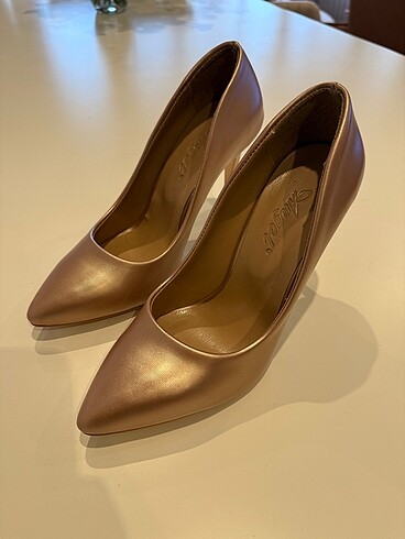 Zara Bronz stiletto