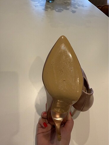 38 Beden Bronz stiletto