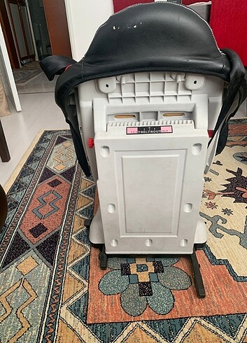 Bebek araç koltuğu 