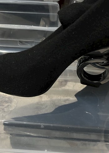 Siyah Topuklu - Görsel 2