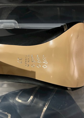 Siyah Parlak Stiletto - Görsel 3