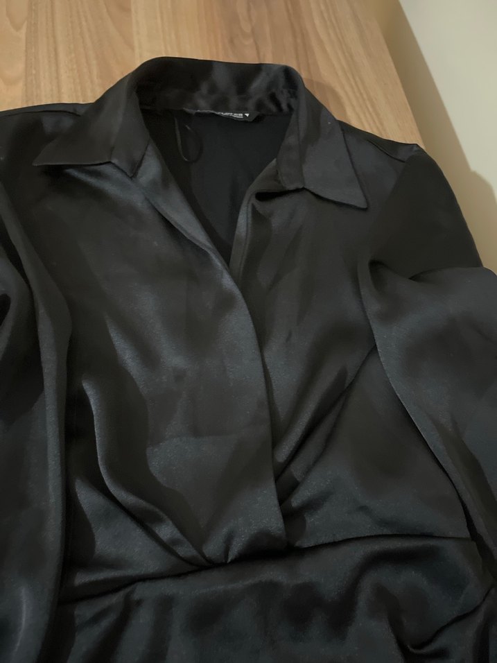 Saten Siyah V Yaka Mini Elbise - Görsel 4