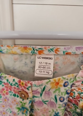 Çiçek Desenli Volanlı Kız Elbisesi - Görsel 3