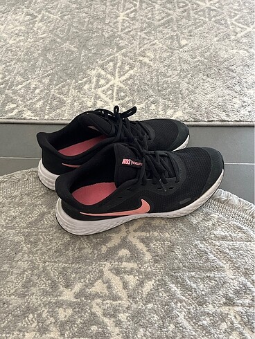 Nike revolution spor ayakkabı