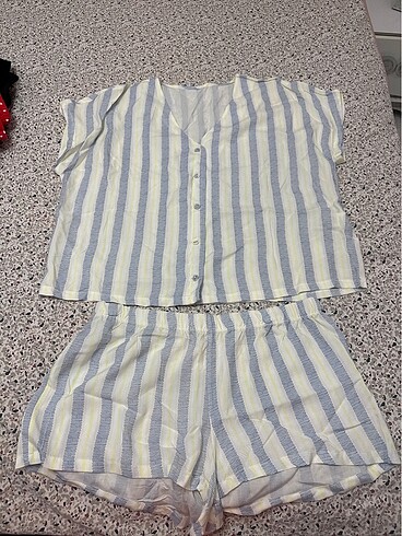 Penti incecik şortlu pijama takımı