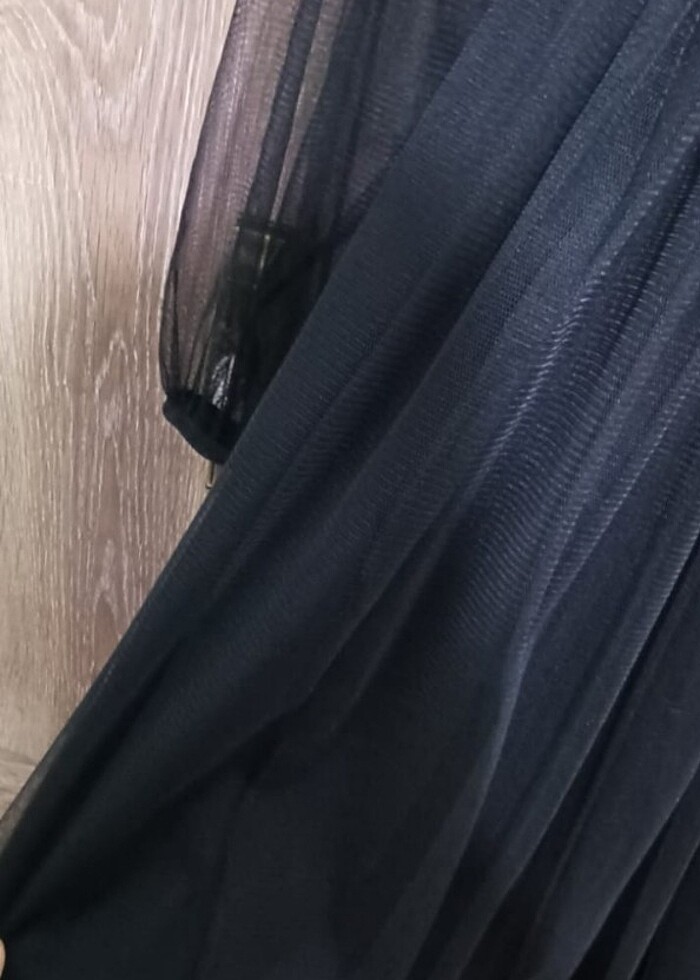 V yaka siyah tül elbise - Görsel 2