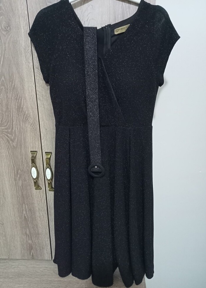 Siyah Mezuniyet Elbisesi - Görsel 3