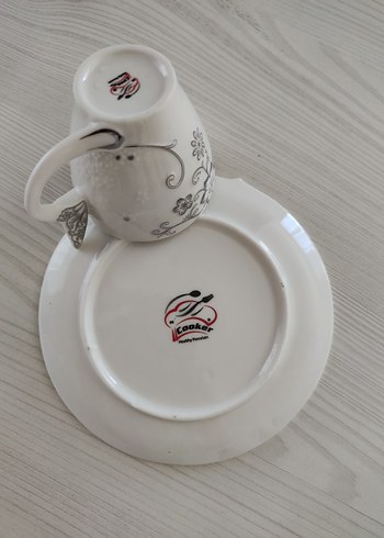 Karaca Cooker 6 kişilik Gri Çiçek Desenli Beyaz Porselen Fincan