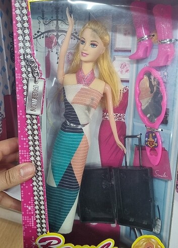 Diğer Barbie bebek seti