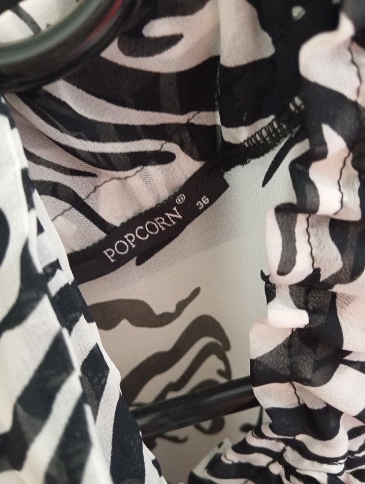 Zebra Desenli Uzun Kesim Drapeli Kadın Bluz - Görsel 4