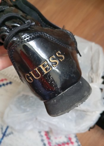 Guess marka Siyah Tüylü Kadın Bot - Görsel 2