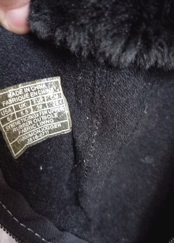 Guess marka Siyah Tüylü Kadın Bot - Görsel 8