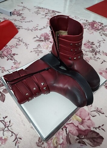 37 Beden Bordo bot