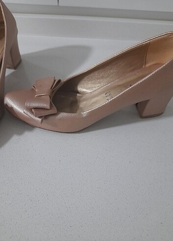 Yeni bronz ayakkabı 