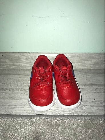 23 Beden kırmızı Renk Nike Unisex Force 1 Spor Ayakkabı