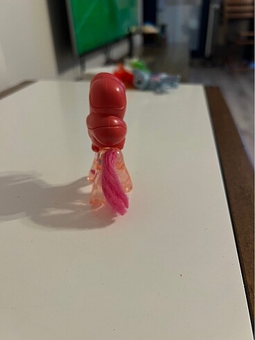  Pembe pony