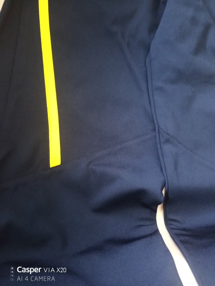 Sarı Detaylı Erkek Spor Şortu Fermuarlı - Görsel 4