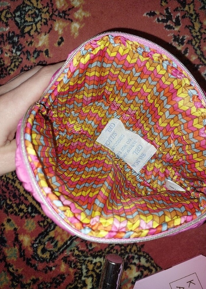 Benefit makyaj çantası - Görsel 3