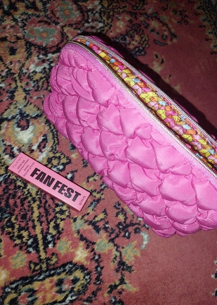 Benefit makyaj çantası - Görsel 4