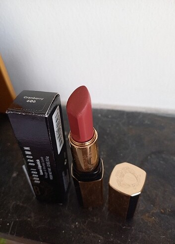 Beden pembe Renk Bobbi brown cranberry luxe lipstick
