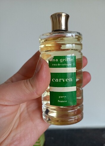 Beden Carven eau de cologne
