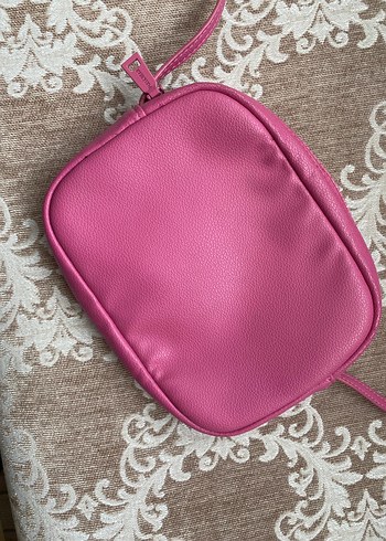 Pembe Fermuarlı Kadın Çapraz Çanta