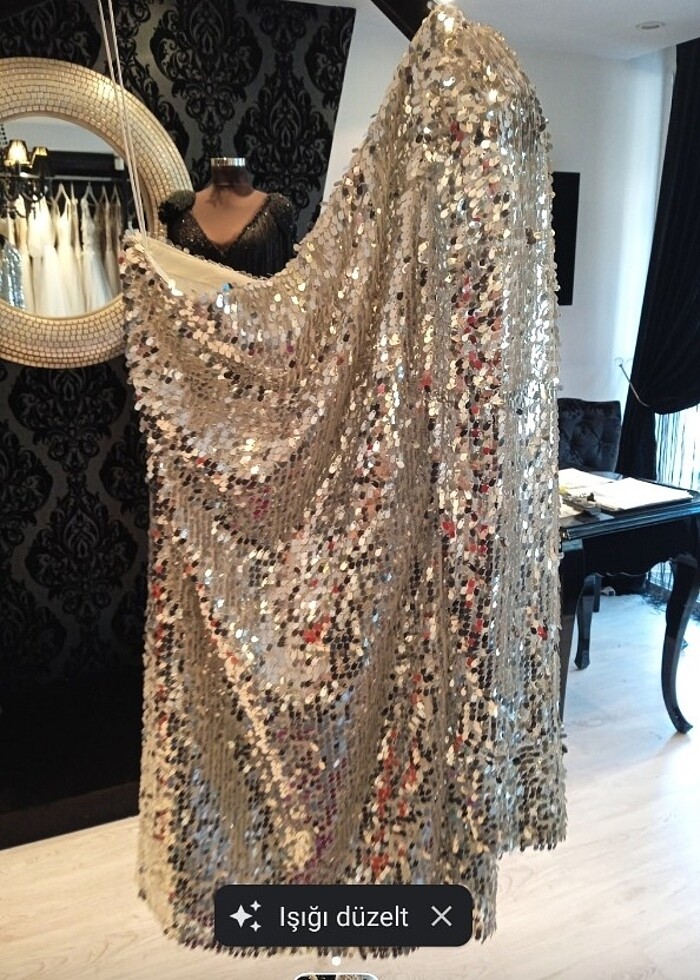 Gümüş pullu tek kollu elbise - Görsel 2