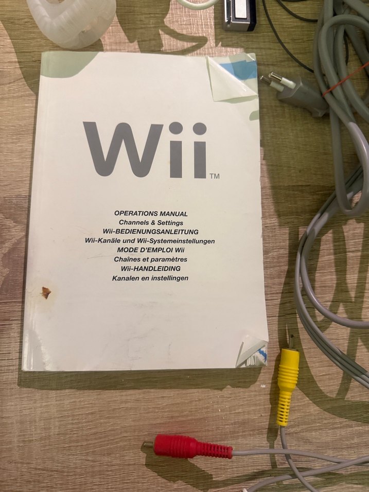 Beyaz Nintendo Wii Konsolu ve Aksesuarları - Görsel 2