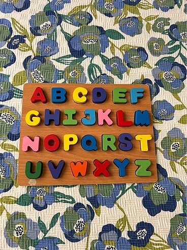 Ahşap harf puzzle