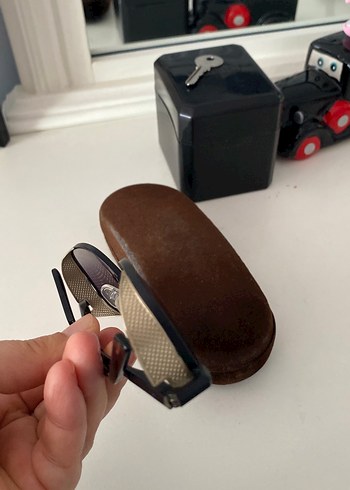 Kahverengi Tokalı Klasik Kadın Güneş Gözlüğü - Görsel 6