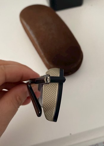 Kahverengi Tokalı Klasik Kadın Güneş Gözlüğü - Görsel 4