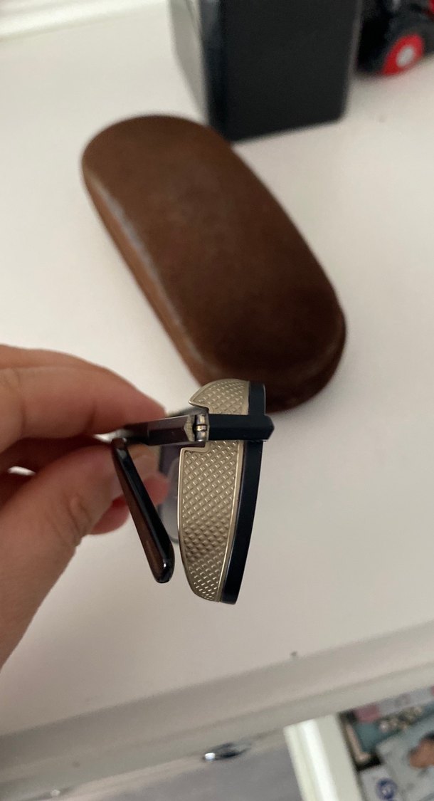 Kahverengi Tokalı Klasik Kadın Güneş Gözlüğü - Görsel 4