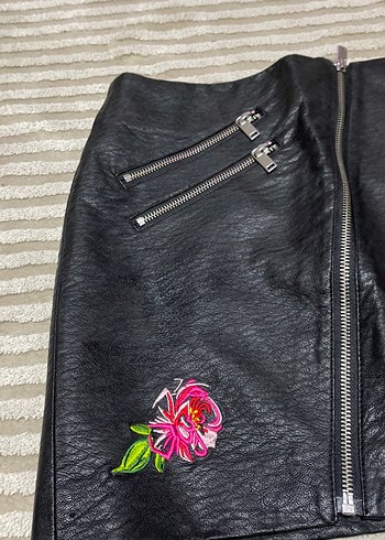 Nakışlı Deri Mini Etek - Görsel 4