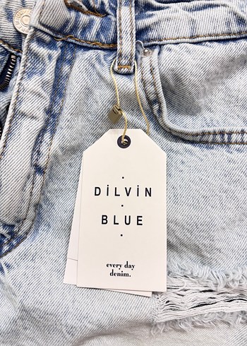 DILVIN Mavi Yırtık Mini Jean Şort - Görsel 3
