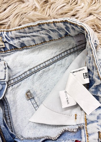 DILVIN Mavi Yırtık Mini Jean Şort - Görsel 4