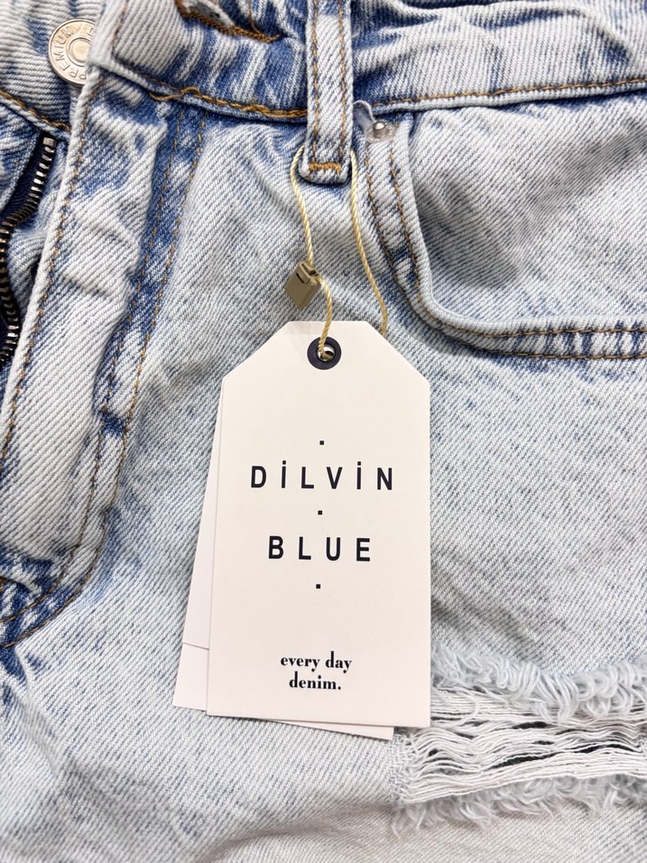 DILVIN Mavi Yırtık Mini Jean Şort - Görsel 3