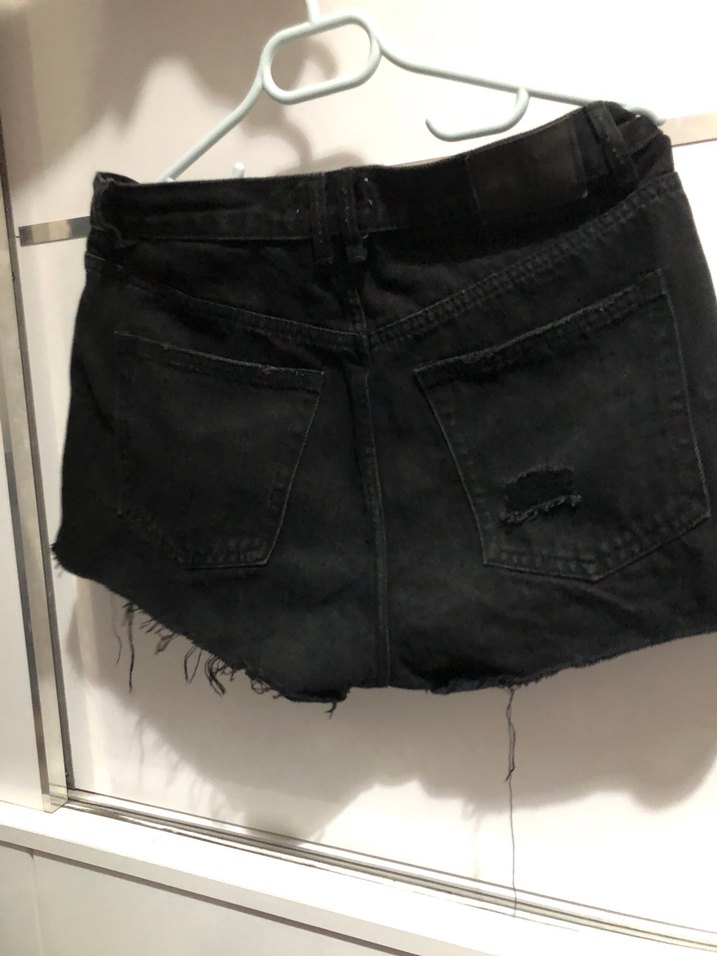 Siyah Bol Kesim Kadın Mini Denim Şort - Görsel 2