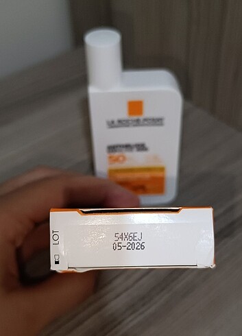 Beden LA ROCHE POSAY GÜNEŞ KREMİ SIFIR