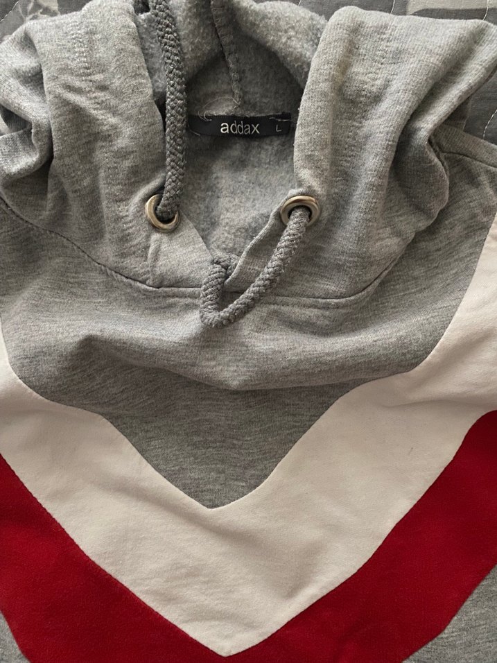 Gri V Yaka Uzun Kollu Kadın Sweatshirt - Görsel 2